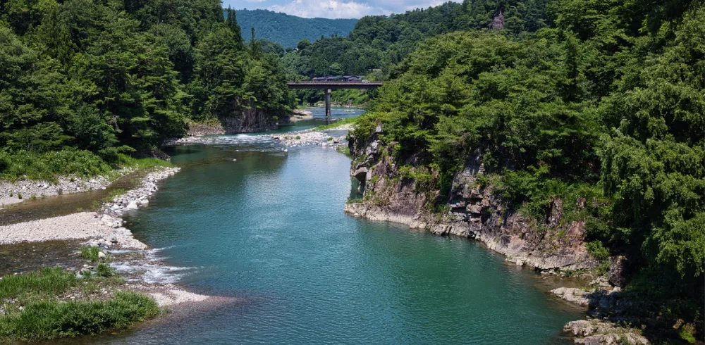 Die Rolle von Gabionen bei der Flussregulierung und beim Schutz der Ufer vor Erosion